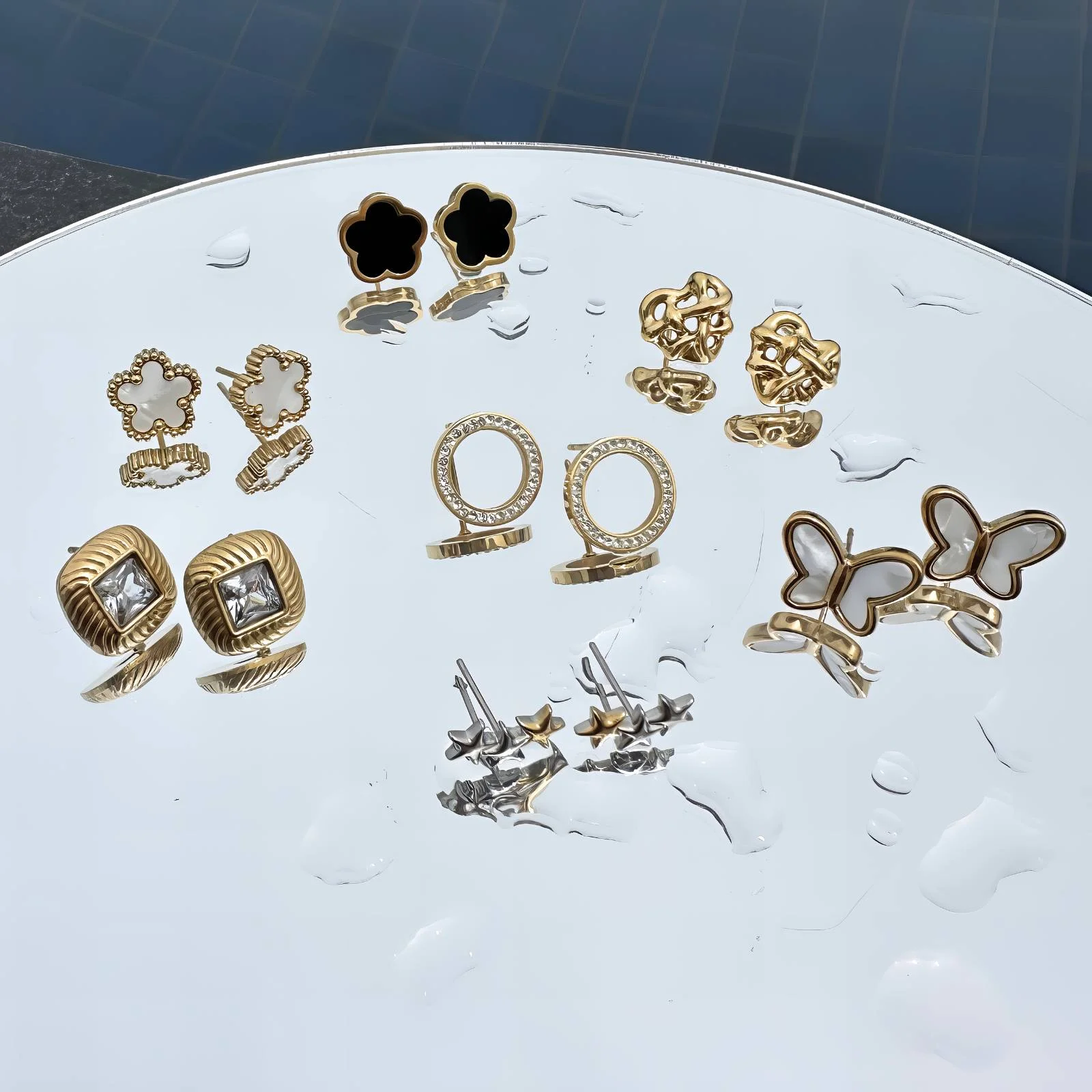 Boucles d'Oreilles Fleurs Scintillantes porté